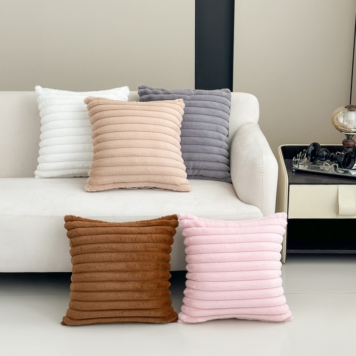 91家纺网 家纺一手货源 找家纺 （总）新奇异 2025新款仿兔毛绒抱枕（支持定制）