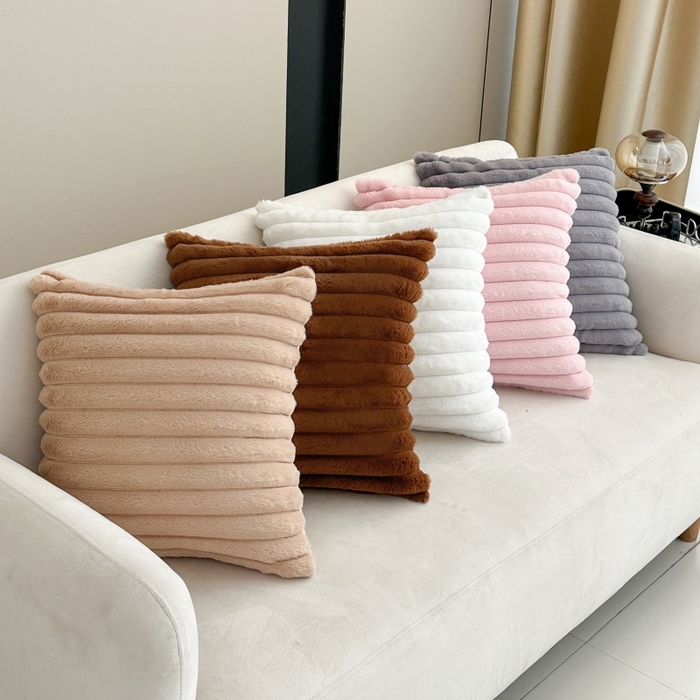 91家纺网 家纺一手货源 找家纺 （总）新奇异 2025新款仿兔毛绒抱枕（支持定制）