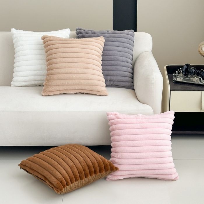 91家纺网 家纺一手货源 找家纺 （总）新奇异 2025新款仿兔毛绒抱枕（支持定制）