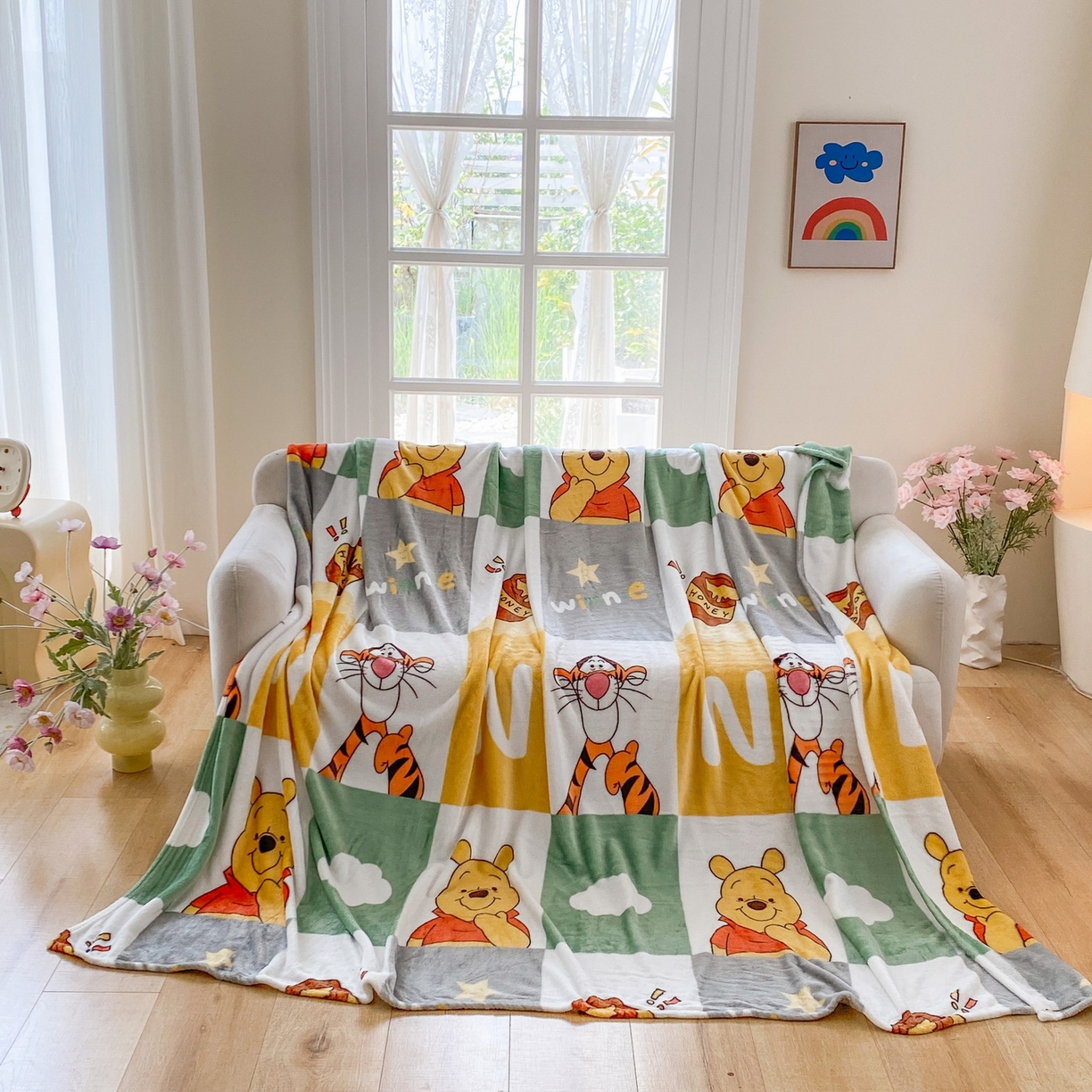 91家纺网 家纺一手货源 找家纺 一电 2025新款卡通高克重双面法莱绒毛毯四季盖毯 虎熊格秀