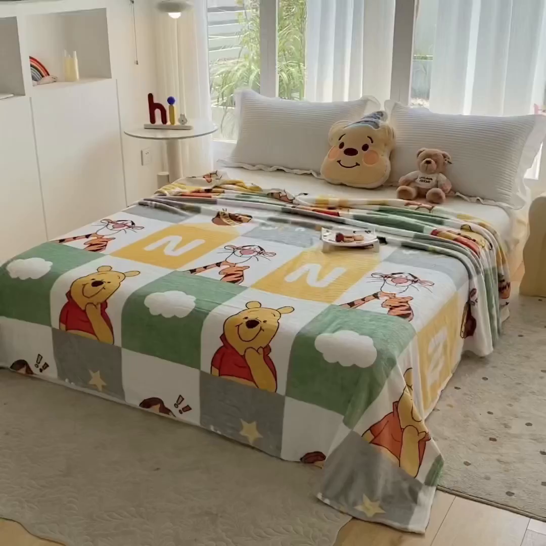 91家纺网 家纺一手货源 找家纺 一电 2025新款卡通高克重双面法莱绒毛毯四季盖毯 虎熊格秀