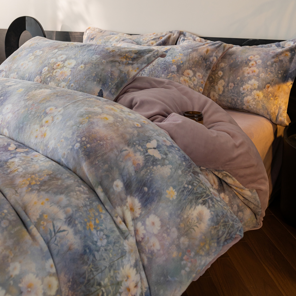 91家纺网 家纺一手货源 找家纺 寐绸家纺 2025秋冬新款230g牛奶绒数码印花四件套 数码四件套-如梦蝶舞