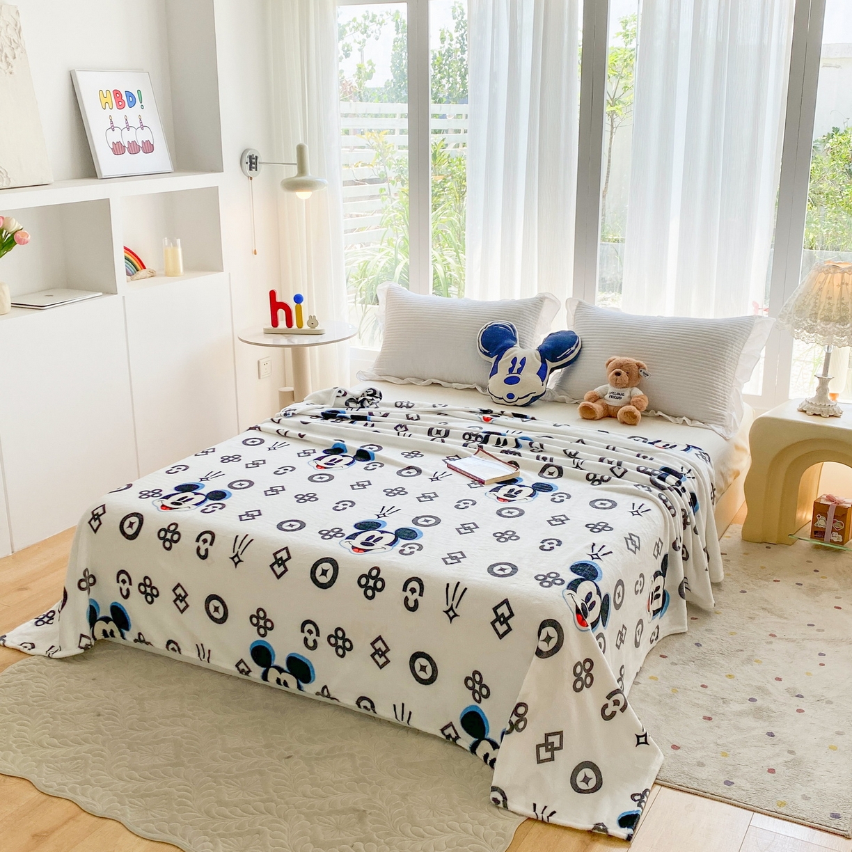 91家纺网 家纺一手货源 找家纺 一电 2025新款卡通高克重双面法莱绒毛毯四季盖毯 米鼠时尚标