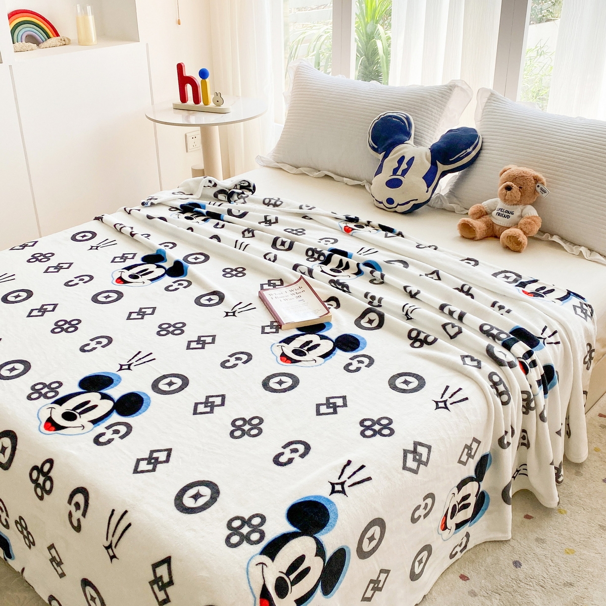 91家纺网 家纺一手货源 找家纺 一电 2025新款卡通高克重双面法莱绒毛毯四季盖毯 米鼠时尚标