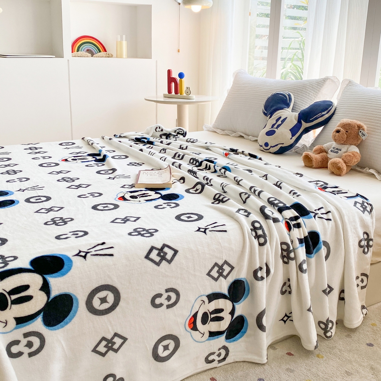 91家纺网 家纺一手货源 找家纺 一电 2025新款卡通高克重双面法莱绒毛毯四季盖毯 米鼠时尚标