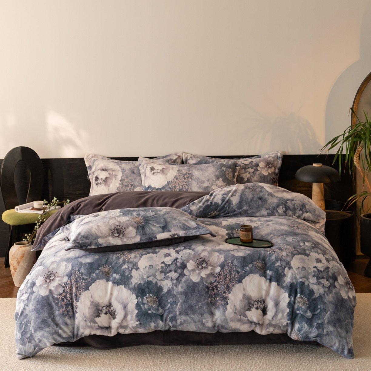 91家纺网 家纺一手货源 找家纺 寐绸家纺 2025秋冬新款230g牛奶绒数码印花四件套 数码四件套-生机勃勃