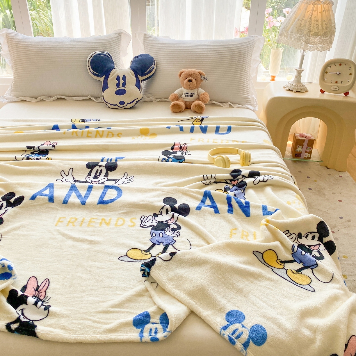 91家纺网 家纺一手货源 找家纺 一电 2025新款卡通高克重双面法莱绒毛毯四季盖毯 奇妮斗舞