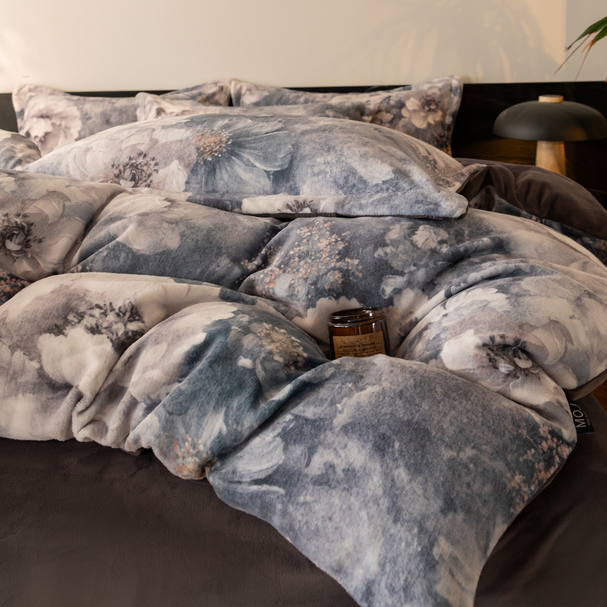 91家纺网 家纺一手货源 找家纺 寐绸家纺 2025秋冬新款230g牛奶绒数码印花四件套 数码四件套-生机勃勃