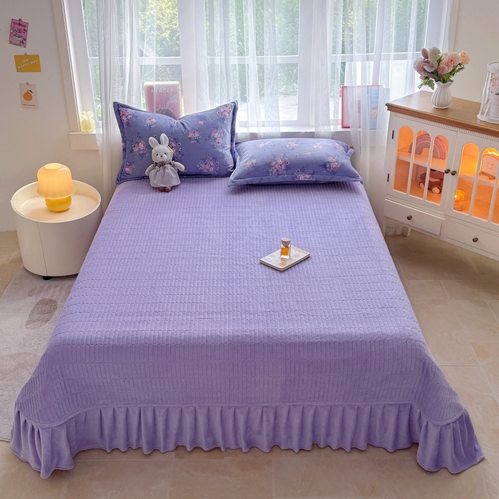 91家纺网 家纺一手货源 找家纺 梵克保罗 2025秋冬新款印花牛奶绒床盖炕垫炕盖四件套-云裳 云裳-紫藤花