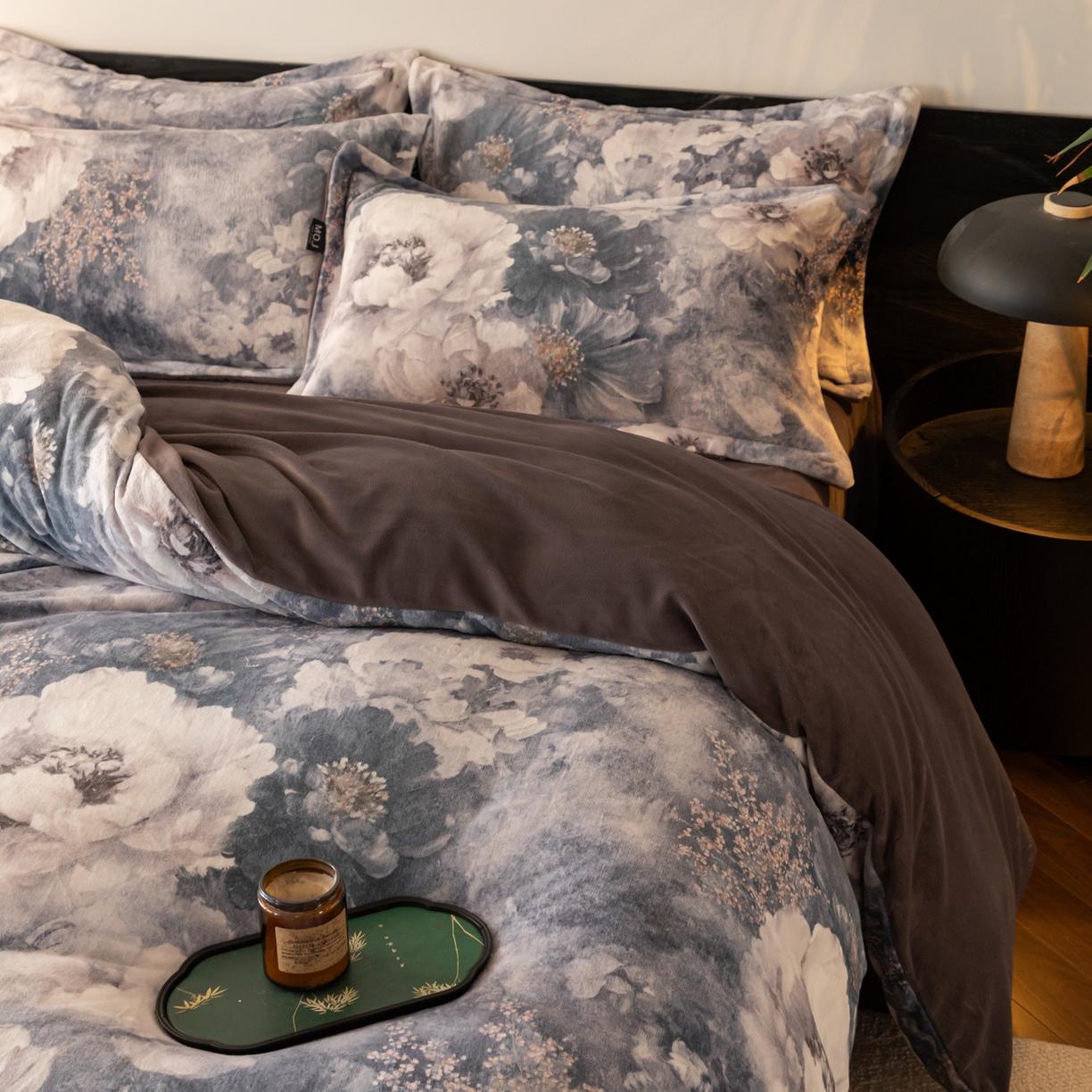 91家纺网 家纺一手货源 找家纺 寐绸家纺 2025秋冬新款230g牛奶绒数码印花四件套 数码四件套-生机勃勃