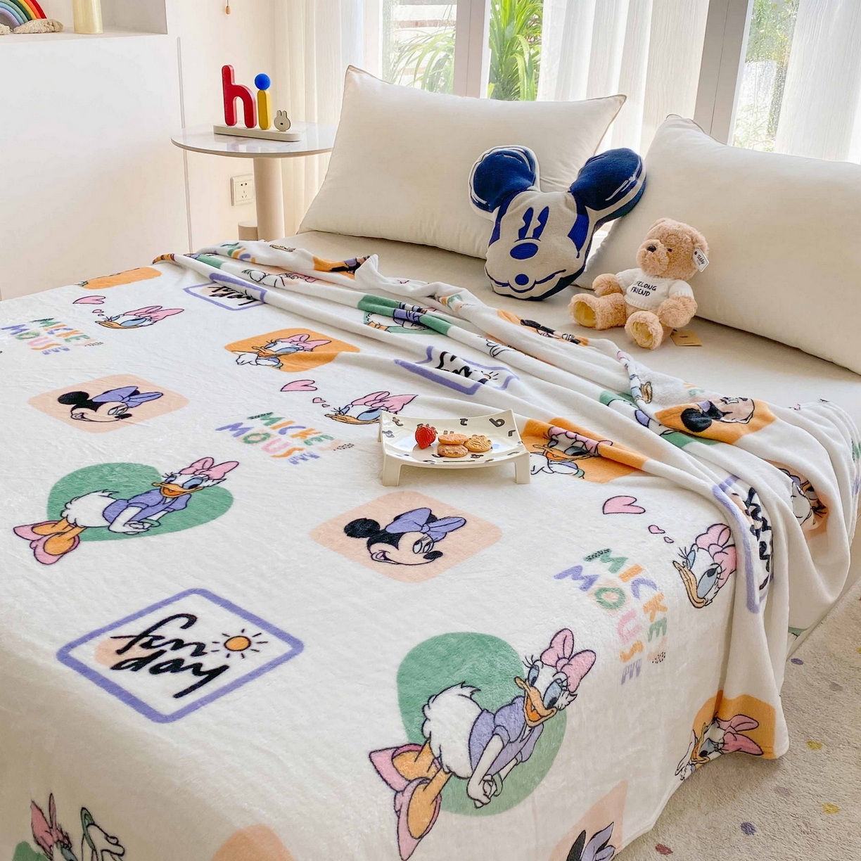 91家纺网 家纺一手货源 找家纺 一电 2025新款卡通高克重双面法莱绒毛毯四季盖毯 鼠看鸭跳