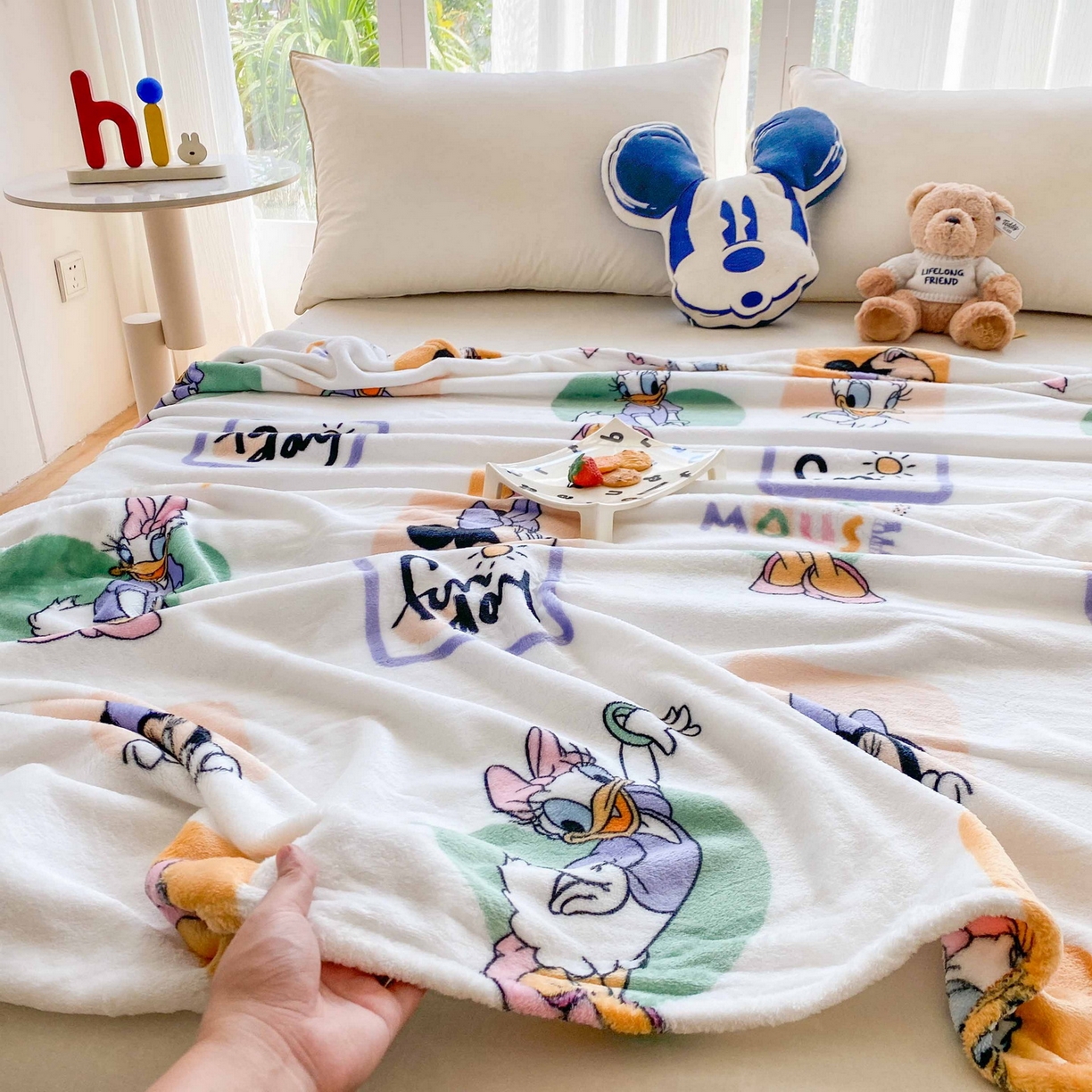 91家纺网 家纺一手货源 找家纺 一电 2025新款卡通高克重双面法莱绒毛毯四季盖毯 鼠看鸭跳