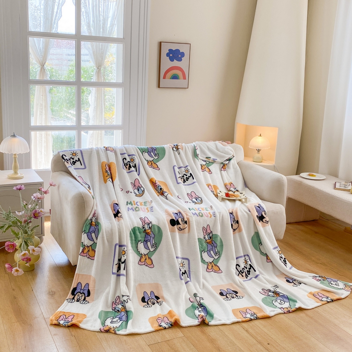 91家纺网 家纺一手货源 找家纺 一电 2025新款卡通高克重双面法莱绒毛毯四季盖毯 鼠看鸭跳