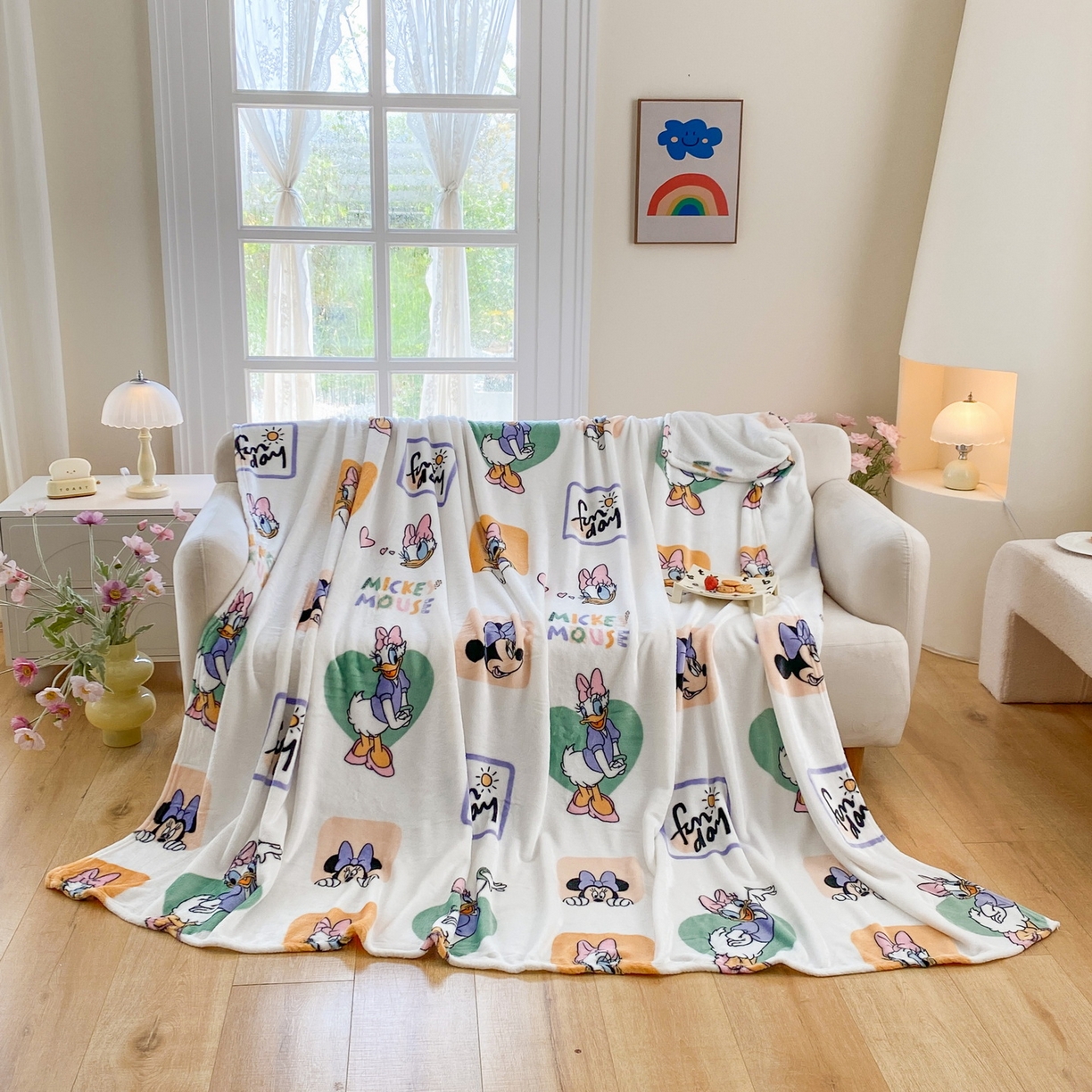 91家纺网 家纺一手货源 找家纺 一电 2025新款卡通高克重双面法莱绒毛毯四季盖毯 鼠看鸭跳