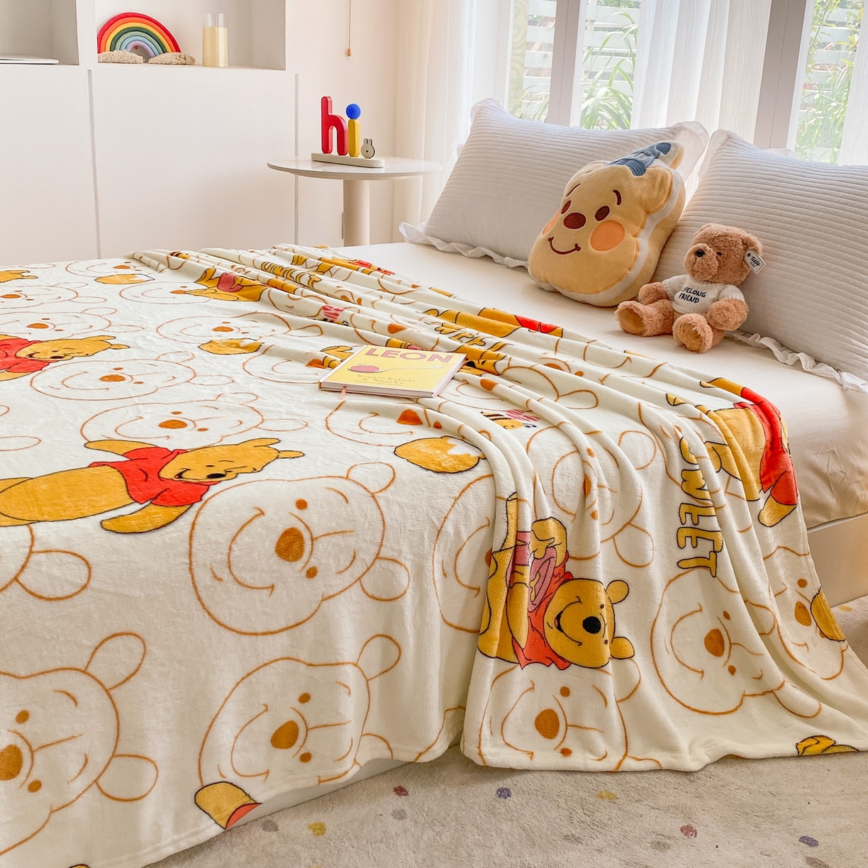 91家纺网 家纺一手货源 找家纺 一电 2025新款卡通高克重双面法莱绒毛毯四季盖毯 维尼抱猪