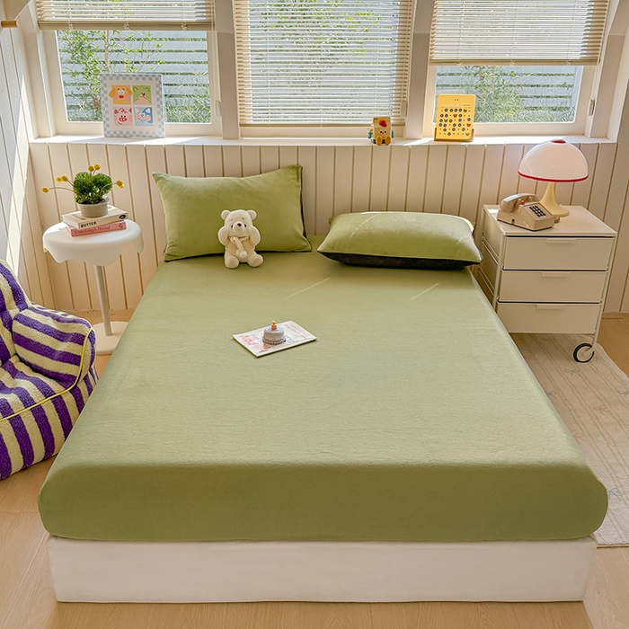 91家纺网 家纺一手货源 找家纺 大元 2025新款200g纯色牛奶绒单床笠单床单 果绿