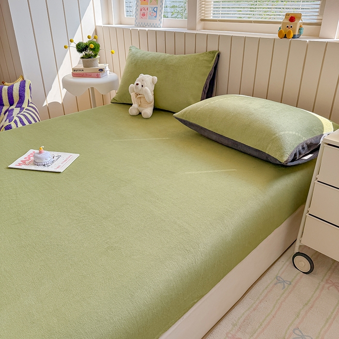 91家纺网 家纺一手货源 找家纺 大元 2025新款200g纯色牛奶绒单床笠单床单 果绿