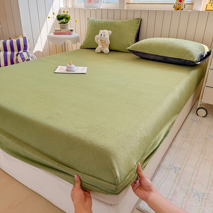 91家纺网 家纺一手货源 找家纺 大元 2025新款200g纯色牛奶绒单床笠单床单 果绿