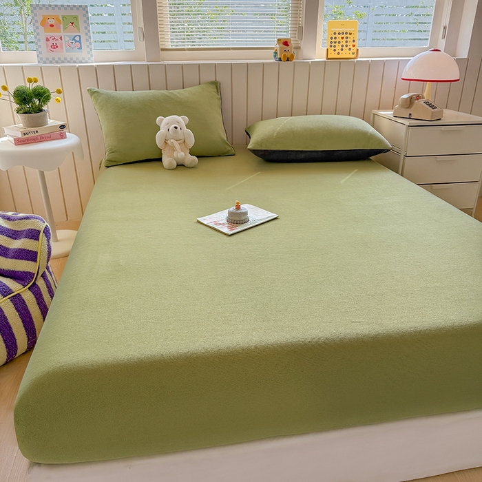 91家纺网 家纺一手货源 找家纺 大元 2025新款200g纯色牛奶绒单床笠单床单 果绿