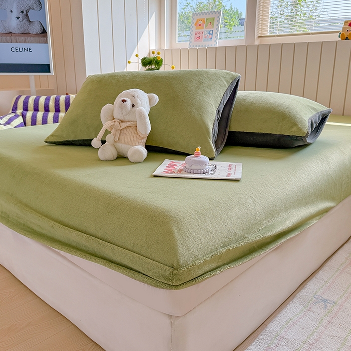 91家纺网 家纺一手货源 找家纺 大元 2025新款200g纯色牛奶绒单床笠单床单 果绿