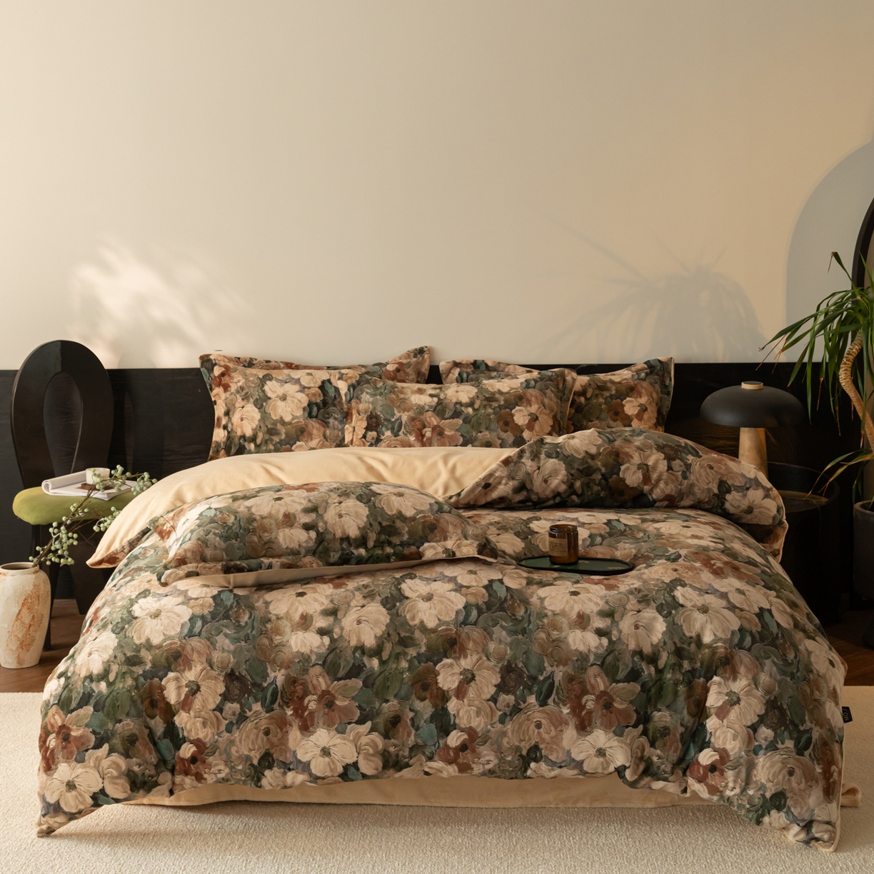 91家纺网 家纺一手货源 找家纺 寐绸家纺 2025秋冬新款230g牛奶绒数码印花四件套 数码四件套-绚丽花朵