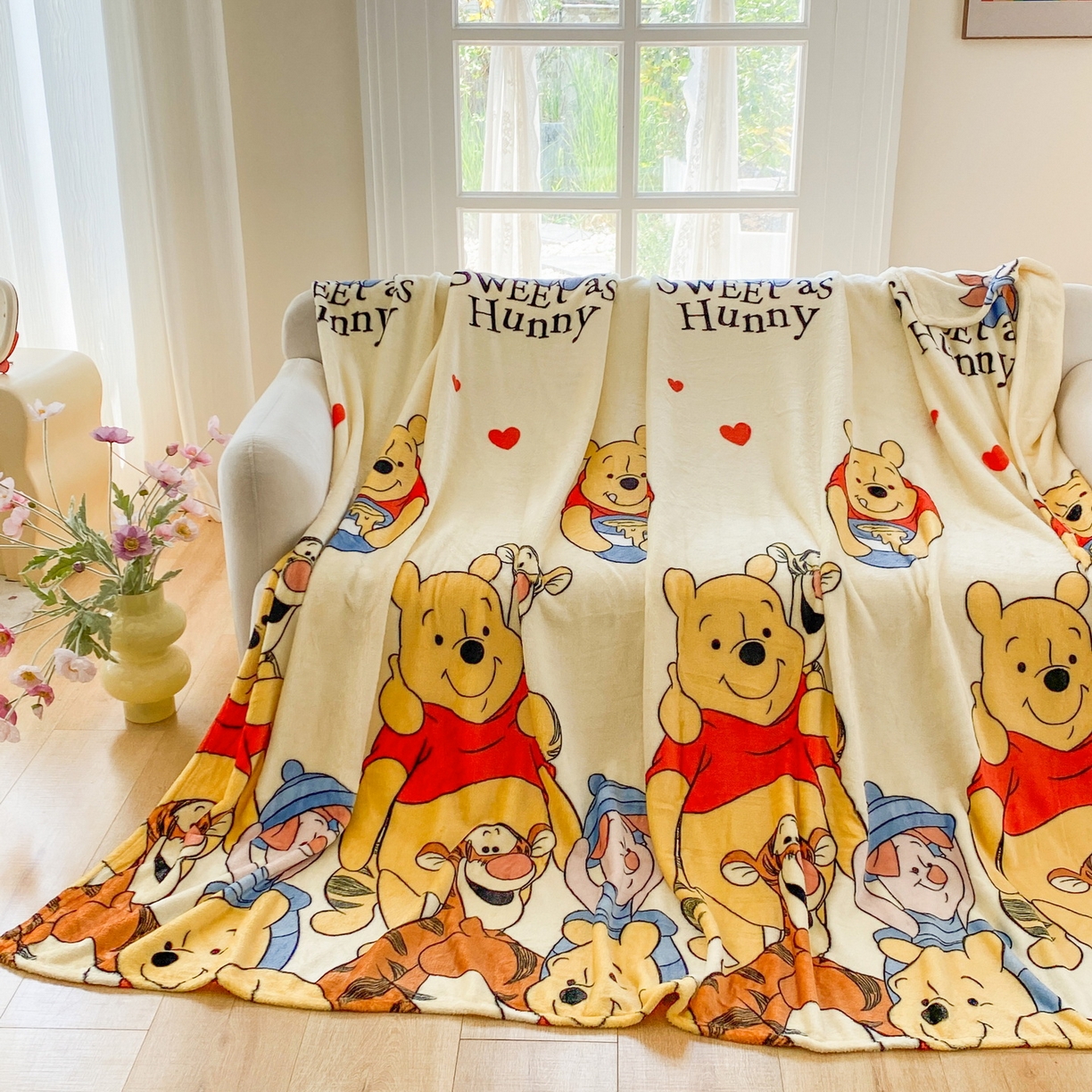 91家纺网 家纺一手货源 找家纺 一电 2025新款卡通高克重双面法莱绒毛毯四季盖毯 维尼聚友