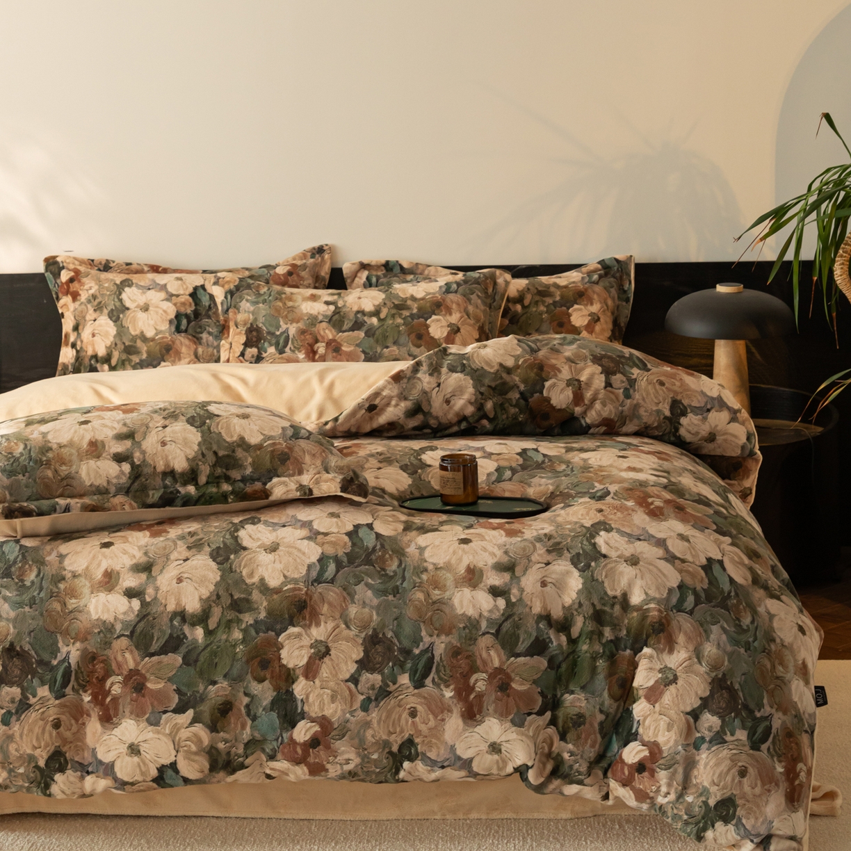 91家纺网 家纺一手货源 找家纺 寐绸家纺 2025秋冬新款230g牛奶绒数码印花四件套 数码四件套-绚丽花朵