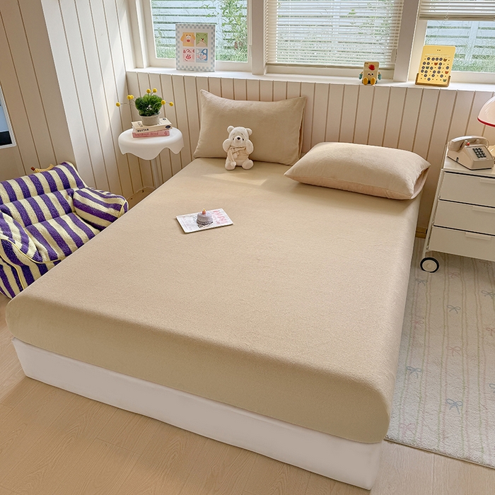 91家纺网 家纺一手货源 找家纺 大元 2025新款200g纯色牛奶绒单床笠单床单 米杏