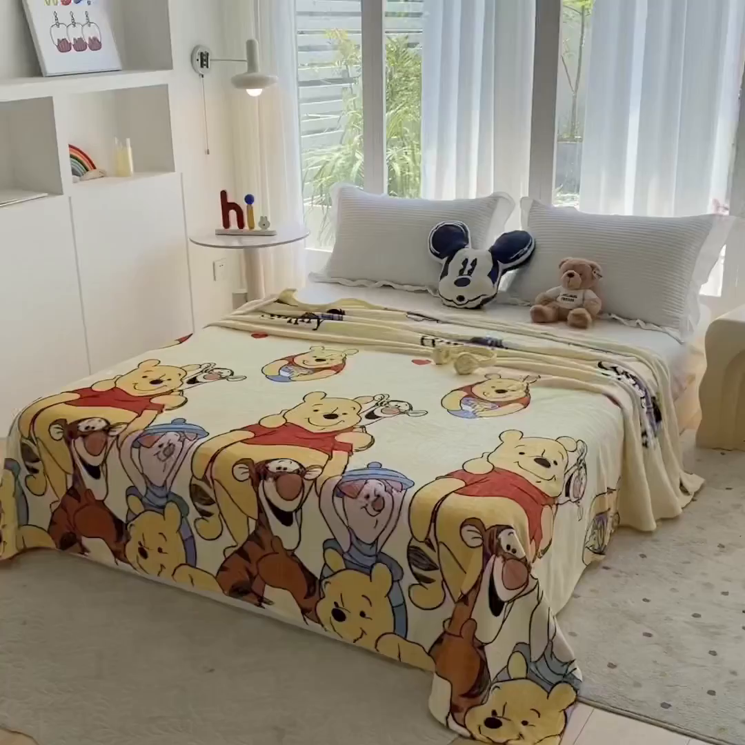 91家纺网 家纺一手货源 找家纺 一电 2025新款卡通高克重双面法莱绒毛毯四季盖毯 维尼聚友