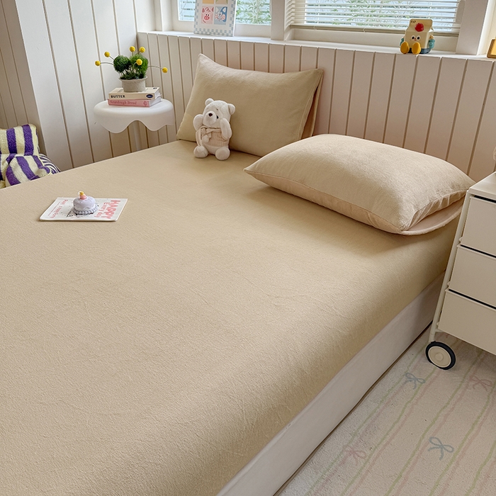 91家纺网 家纺一手货源 找家纺 大元 2025新款200g纯色牛奶绒单床笠单床单 米杏