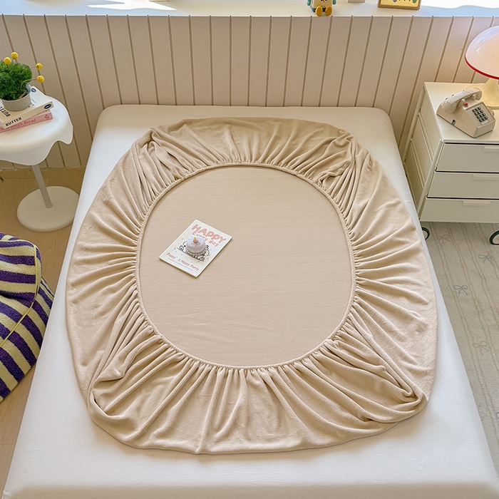 91家纺网 家纺一手货源 找家纺 大元 2025新款200g纯色牛奶绒单床笠单床单 米杏