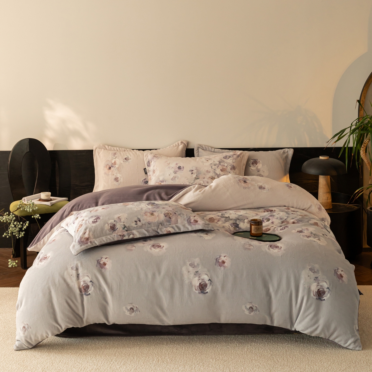 91家纺网 家纺一手货源 找家纺 寐绸家纺 2025秋冬新款230g牛奶绒数码印花四件套 数码四件套-绚丽玫瑰