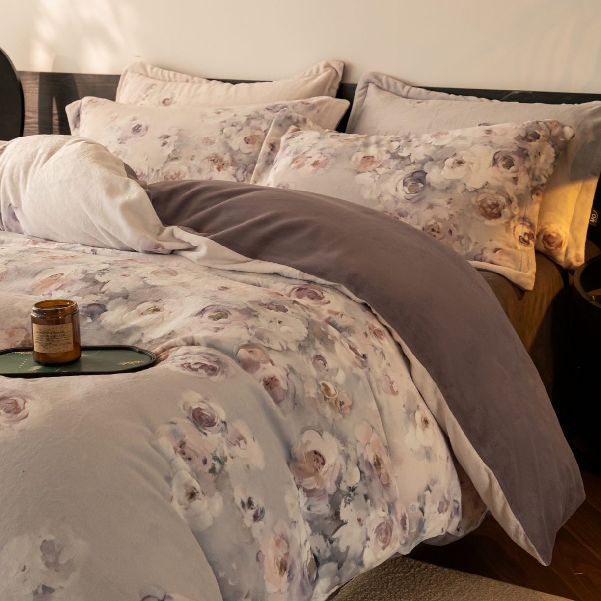 91家纺网 家纺一手货源 找家纺 寐绸家纺 2025秋冬新款230g牛奶绒数码印花四件套 数码四件套-绚丽玫瑰