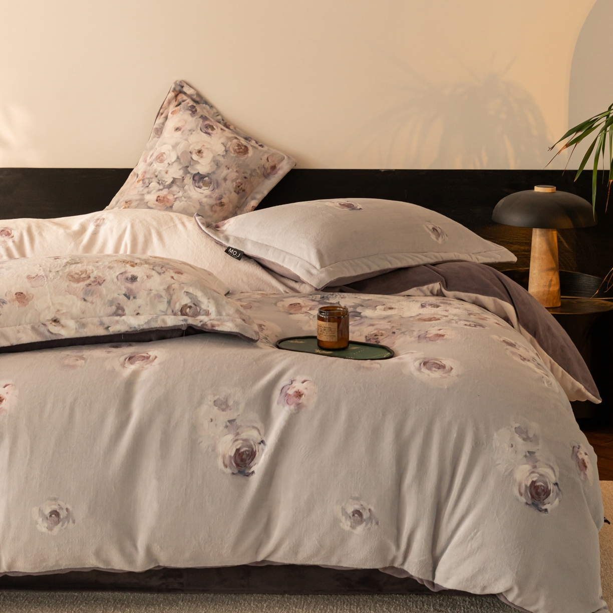 91家纺网 家纺一手货源 找家纺 寐绸家纺 2025秋冬新款230g牛奶绒数码印花四件套 数码四件套-绚丽玫瑰