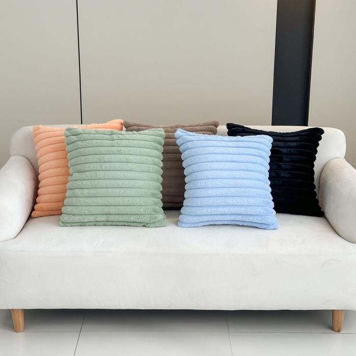 91家纺网 家纺一手货源 找家纺 新奇异 2025新款仿兔毛绒抱枕（支持定制） 组合图仅供展示