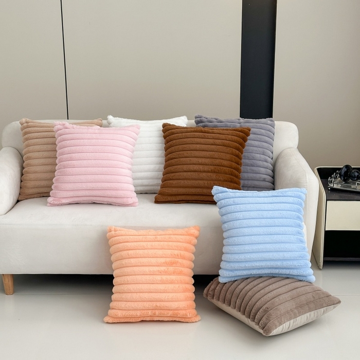 新奇异 2025新款仿兔毛绒抱枕（支持定制） 组合图仅供展示