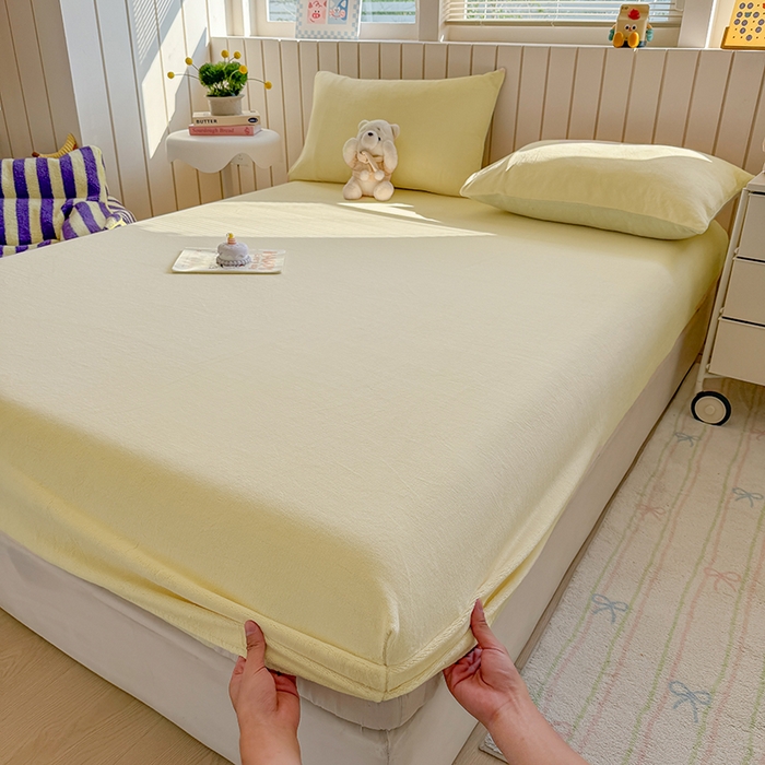 91家纺网 家纺一手货源 找家纺 大元 2025新款200g纯色牛奶绒单床笠单床单 奶昔黄