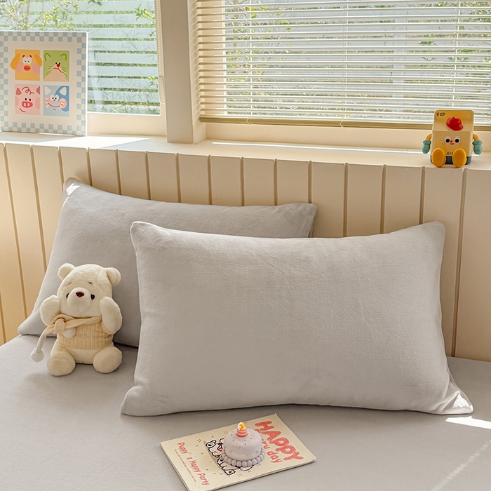 91家纺网 家纺一手货源 找家纺 大元 2025新款200g纯色牛奶绒单床笠单床单 浅米灰