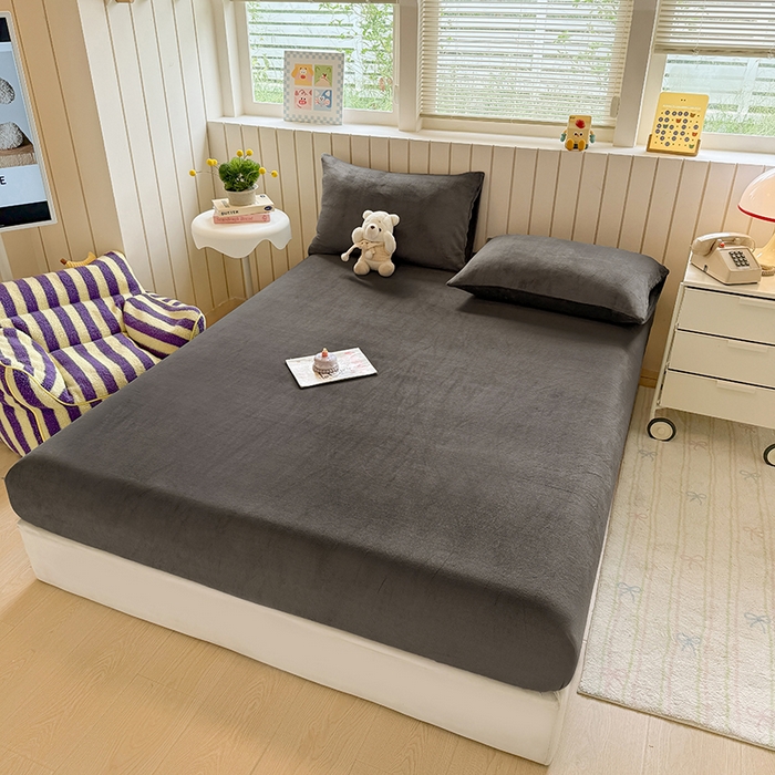 91家纺网 家纺一手货源 找家纺 大元 2025新款200g纯色牛奶绒单床笠单床单 深灰