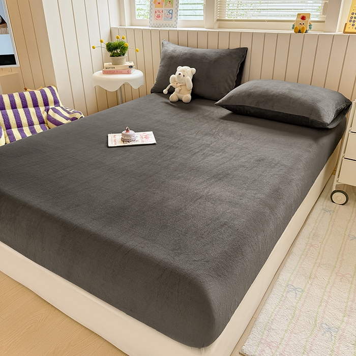 91家纺网 家纺一手货源 找家纺 大元 2025新款200g纯色牛奶绒单床笠单床单 深灰