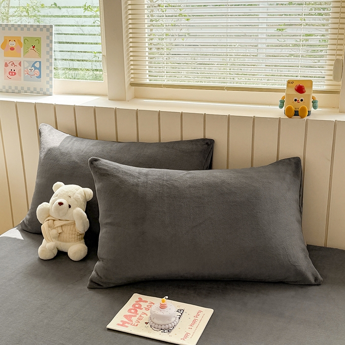 91家纺网 家纺一手货源 找家纺 大元 2025新款200g纯色牛奶绒单床笠单床单 深灰