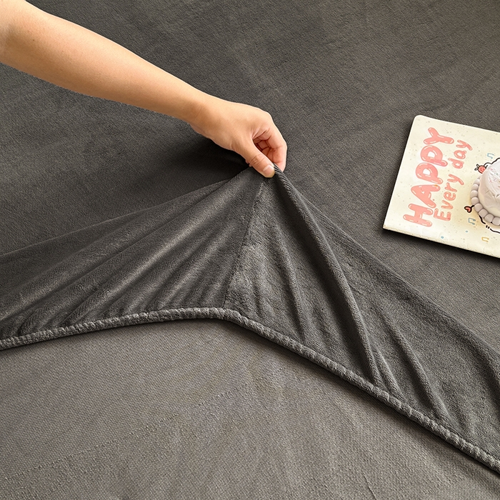 91家纺网 家纺一手货源 找家纺 大元 2025新款200g纯色牛奶绒单床笠单床单 深灰