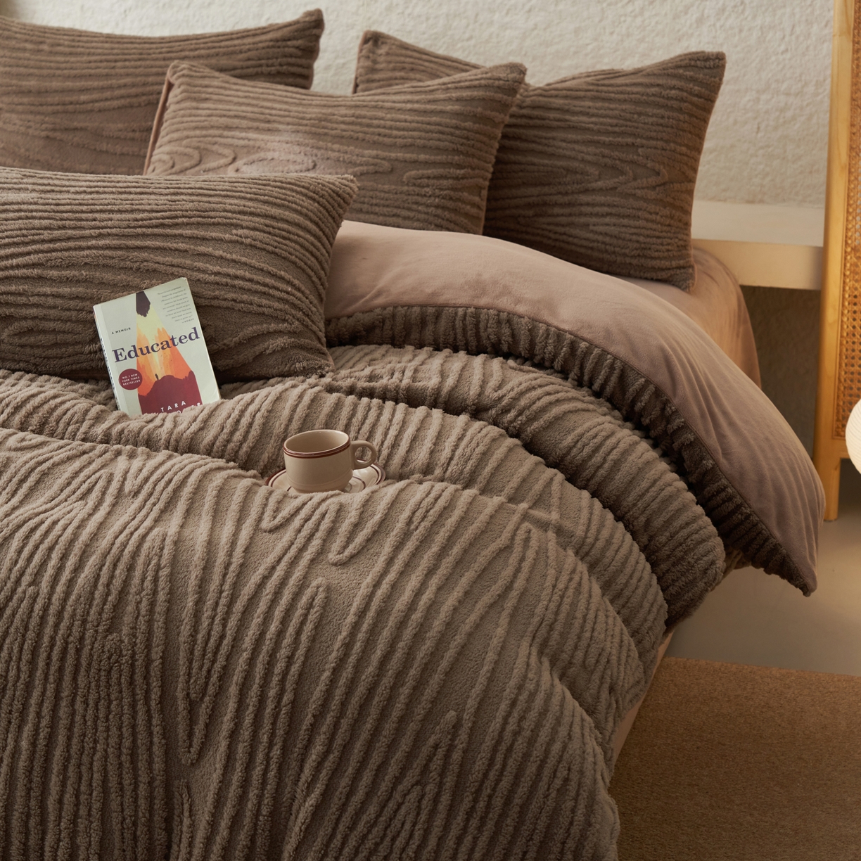 91家纺网 家纺一手货源 找家纺 （总）寐绸家纺 2025秋冬新款230g牛奶绒树纹提花四件套