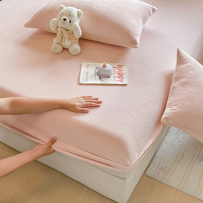 91家纺网 家纺一手货源 找家纺 大元 2025新款200g纯色牛奶绒单床笠单床单 桃粉