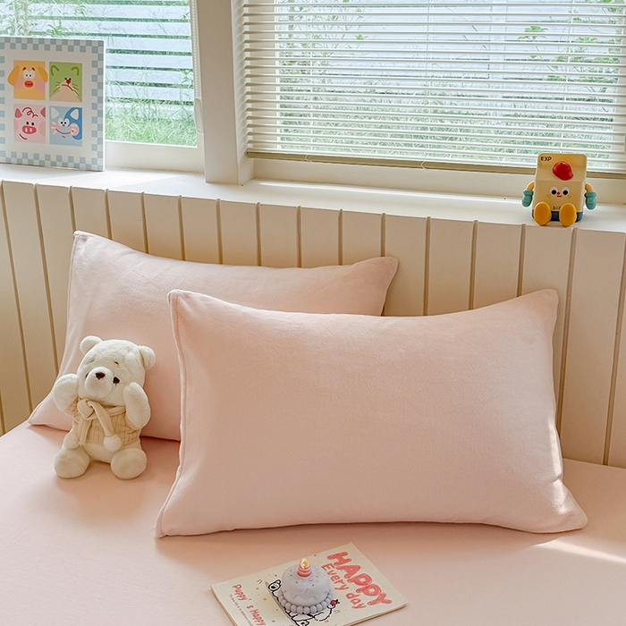 91家纺网 家纺一手货源 找家纺 大元 2025新款200g纯色牛奶绒单床笠单床单 桃粉