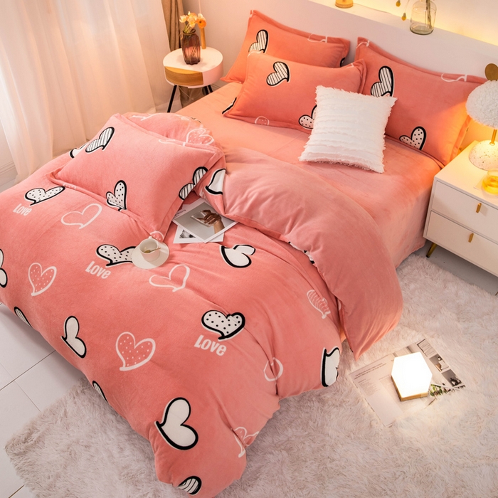 91家纺网 家纺一手货源 找家纺 宅部落 2025新款高克重牛奶绒四件套法莱绒三件套单被套 心动