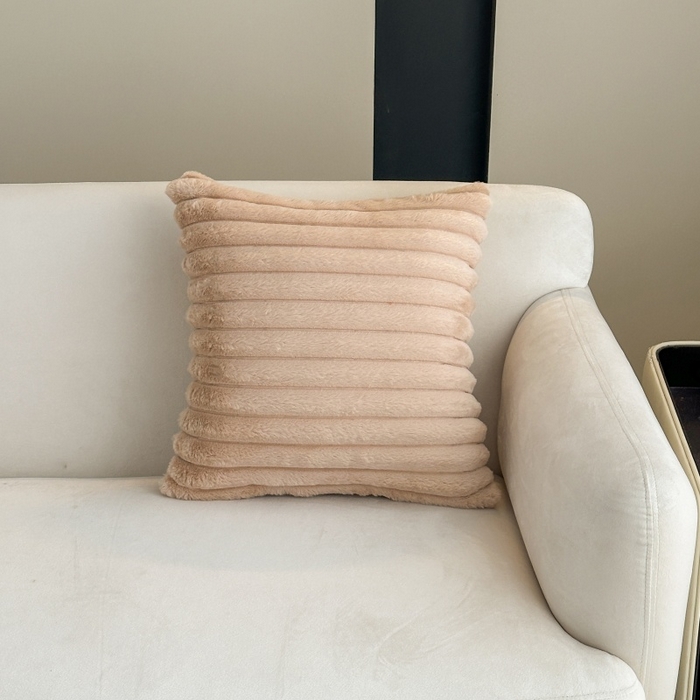 新奇异 2025新款仿兔毛绒抱枕（支持定制） 浅驼