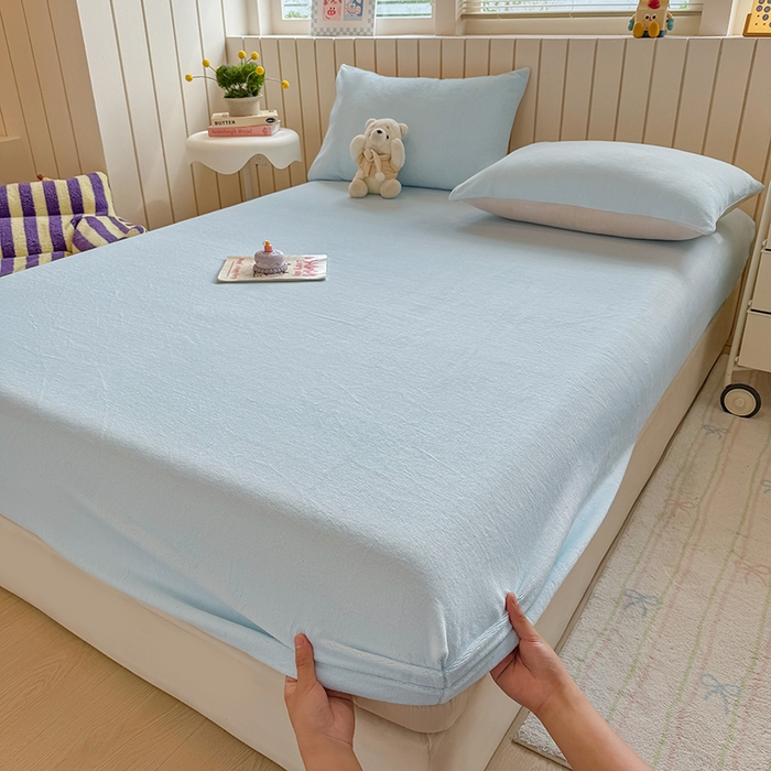 91家纺网 家纺一手货源 找家纺 大元 2025新款200g纯色牛奶绒单床笠单床单 天蓝