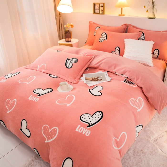 91家纺网 家纺一手货源 找家纺 宅部落 2025新款高克重牛奶绒四件套法莱绒三件套单被套 心动