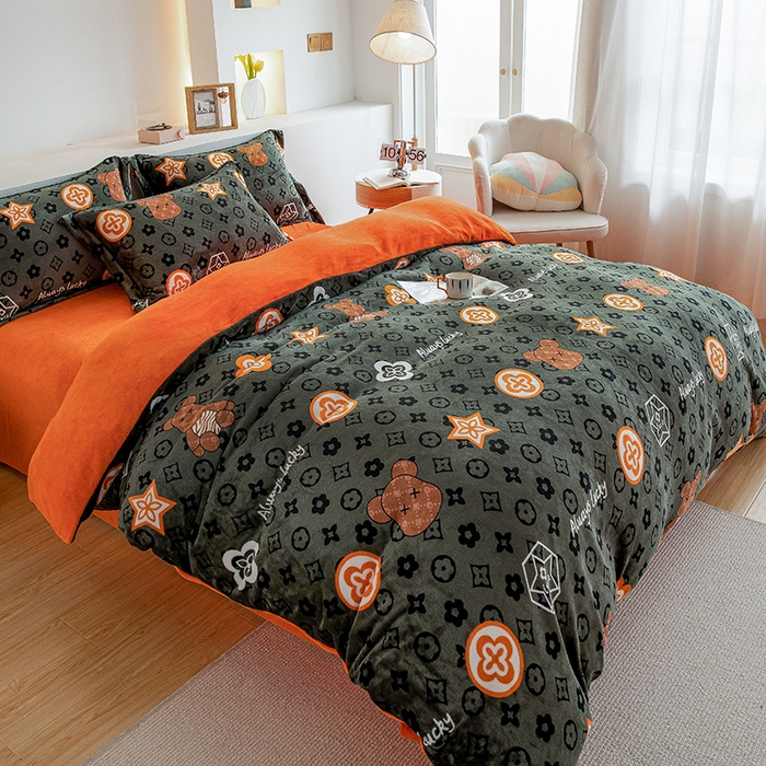 91家纺网 家纺一手货源 找家纺 宅部落 2025新款高克重牛奶绒四件套法莱绒三件套单被套 幸运熊